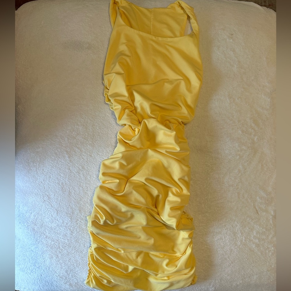 Yellow scrunch dress Midi